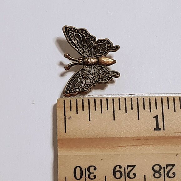 Butterfly Pin Collectible Pinback Gift Insect Animal Spring Brooch - Picture 4 of 4